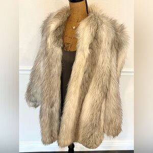 Vintage Glam 1970s Casper Borgessa Faux Fur Silver, Grey & White Coat Size L/XL